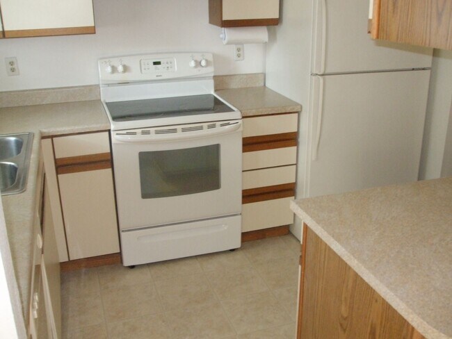 Building Photo - Huge 2bed/2bath Condo Near 225 and Iliff!