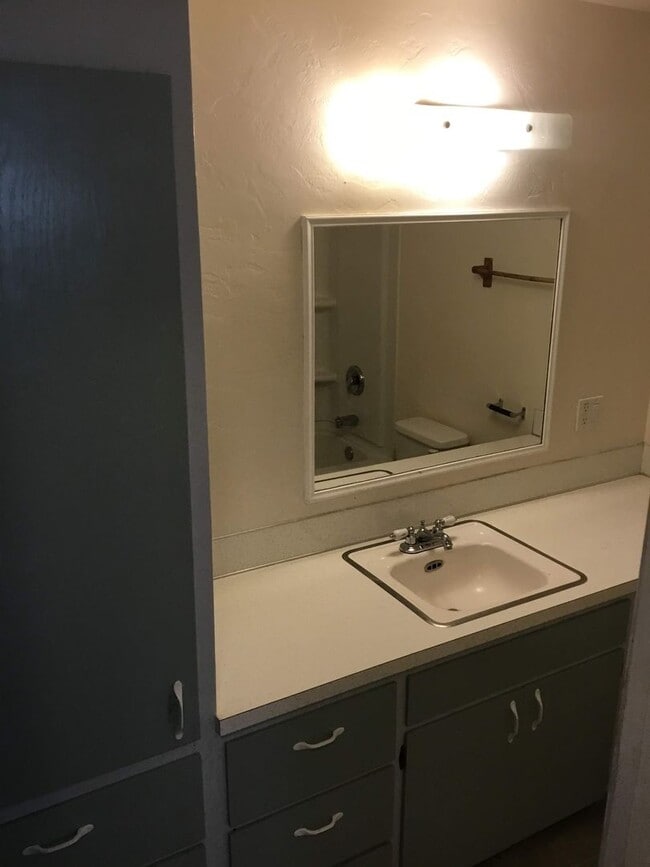 Building Photo - 2 Bedroom Duplex in Santa Clara Area