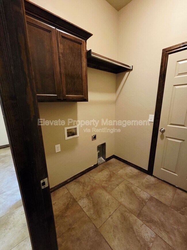 Building Photo - 2302 Kintyre Rd