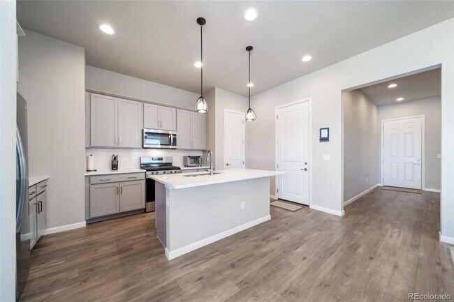 Building Photo - 195 Silver Rock Trl