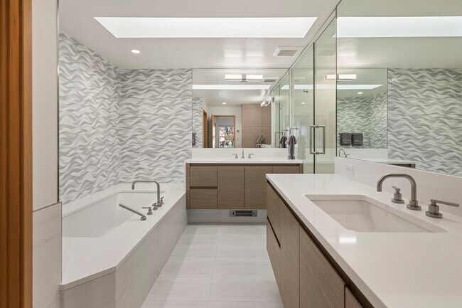 Building Photo - 447 E Cooper Ave