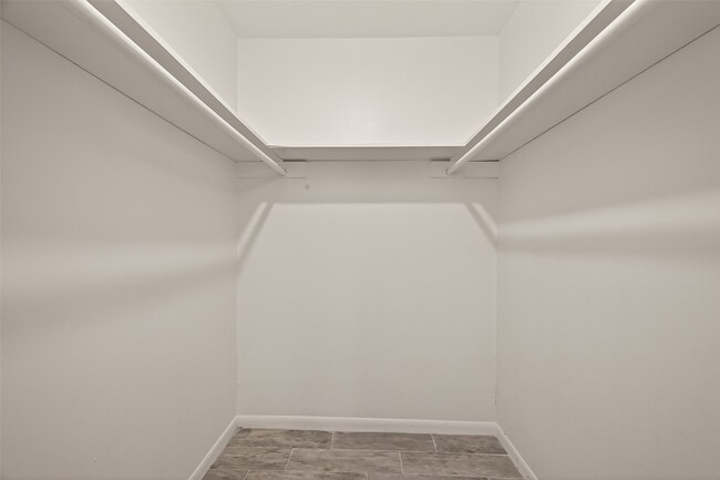 Building Photo - 5523 Kuldell Dr
