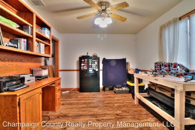 Building Photo - 3 br, 4 bath House - 5316 Trautlake Dr. S.