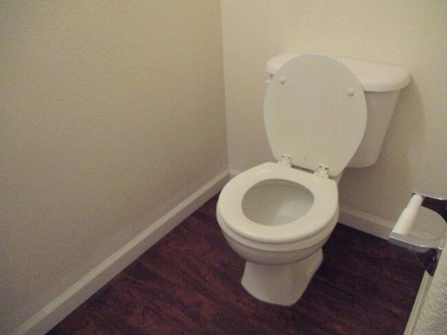 Building Photo - Northwest Suburban  Beauty