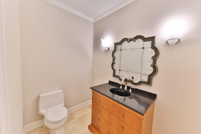 Building Photo - 404 Kelly Plantation Dr