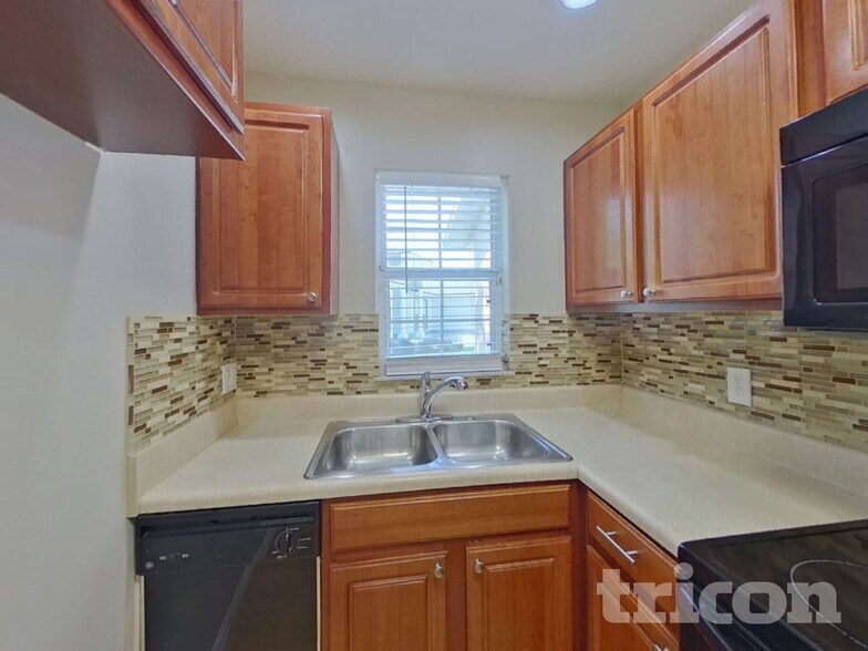 Building Photo - 2305 Cutler Ct