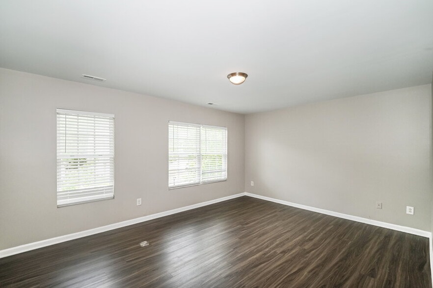 Building Photo - 818 Rook Rd