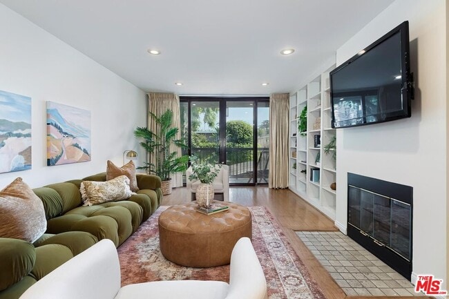 Building Photo - 1351 N Crescent Heights Blvd