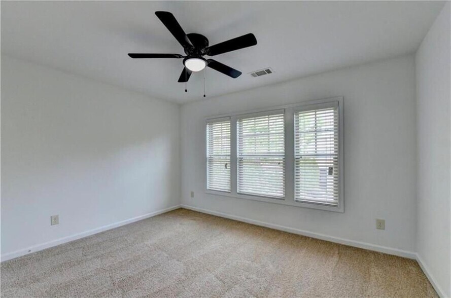 Building Photo - 1000 Parkside Wood Ct