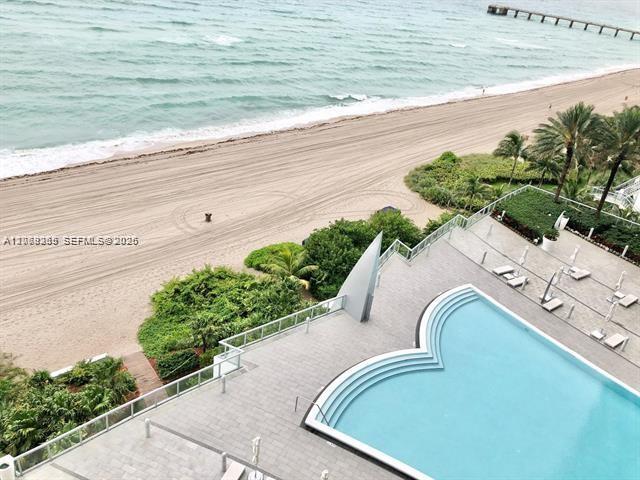 Building Photo - 17121 Collins Ave