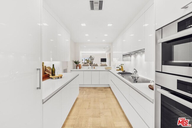 Building Photo - 110 Ocean Park Blvd