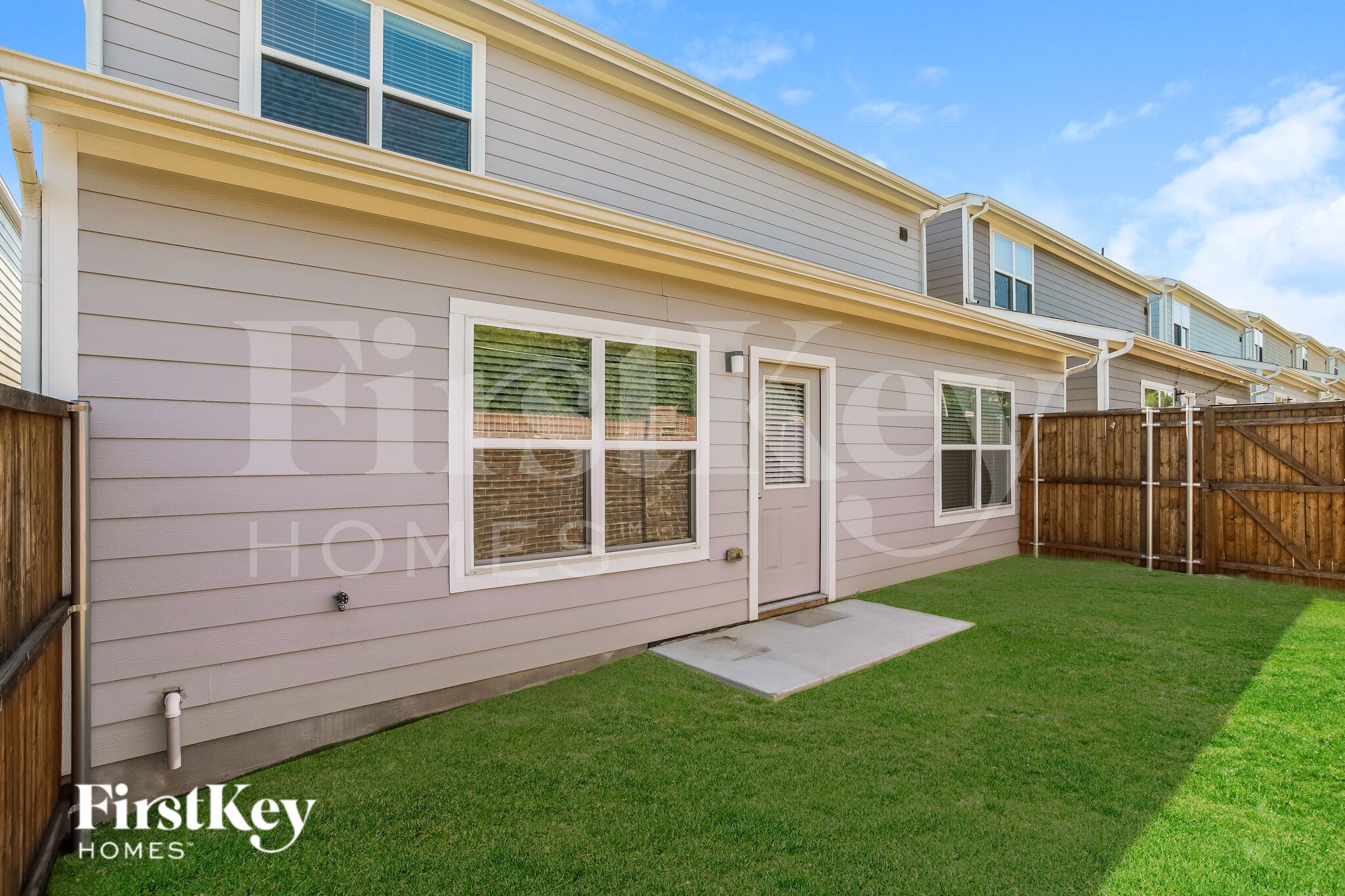 Building Photo - 619 Ava Trl