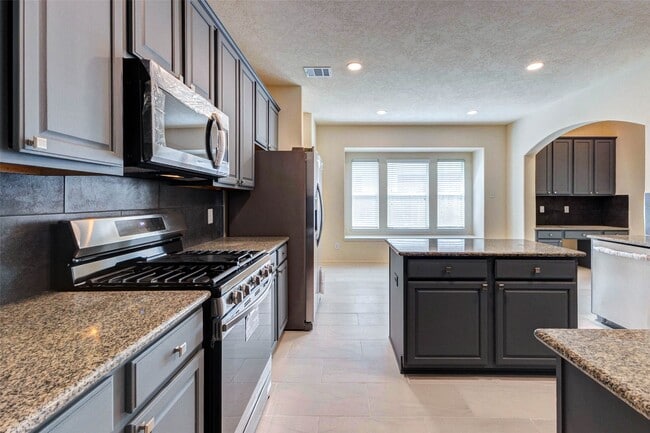 Building Photo - 26603 Summerbend Hollow Ln
