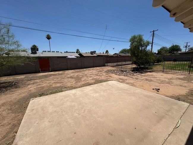 Building Photo - NICE UPDATED 2BED 1BATH HOME LOCATED NEAR ...