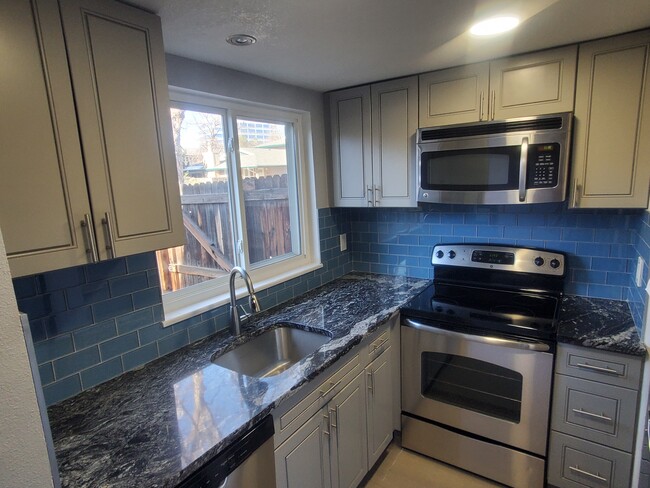 Kitchen - 5957 S Willow Way