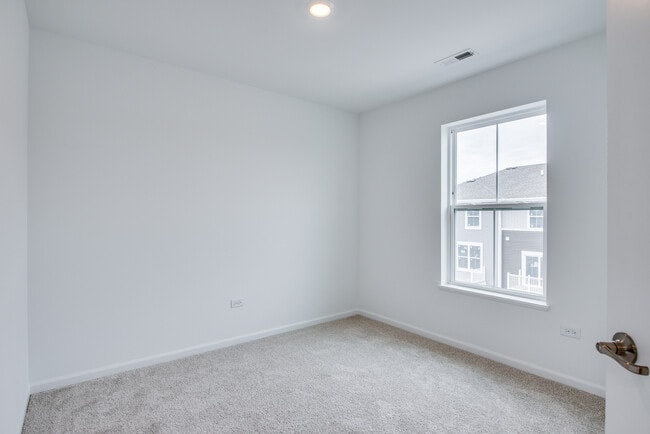 Building Photo - 14934 S McCarthy Cir