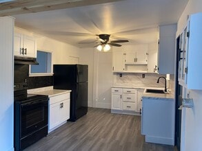 Building Photo - 19 Garden St