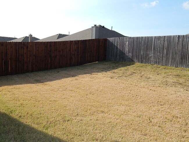 Building Photo - Beautiful 4 Bedroom Available in The Verandah