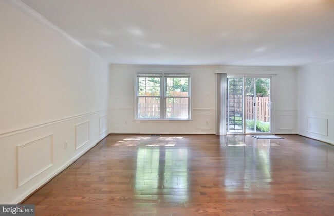 Building Photo - 2402 Windbreak Dr