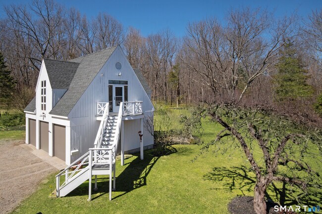 Building Photo - 150 Lonetown Rd