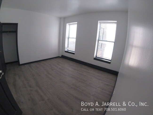 Building Photo - 68 E 57th St