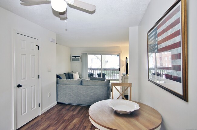 Building Photo - 256 Washington Blvd