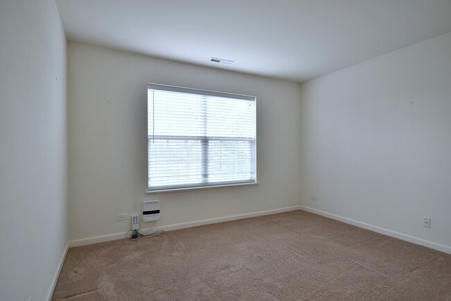 Building Photo - 147 Birch Ln