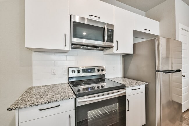 Building Photo - 25121 Pacific Wren Dr