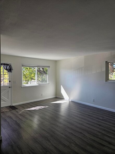 Building Photo - 1107 Carlsbad Pl