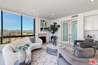 Building Photo - 10350 Wilshire Blvd