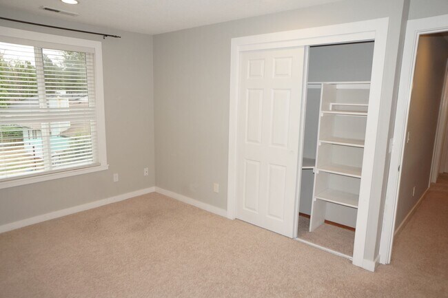 Building Photo - 10602 SW Windsor Pl