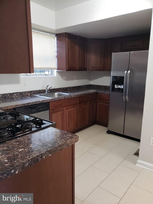 Building Photo - 924 Portia Ct