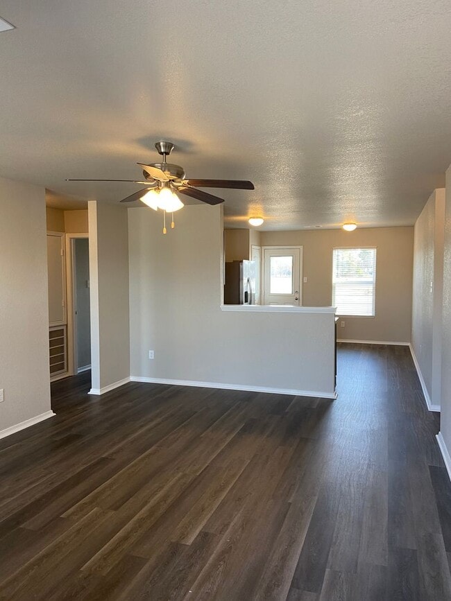 Building Photo - Three Bedroom | Two Bathroom in Jonesboro