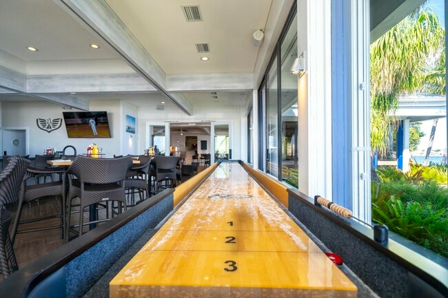 Building Photo - 123 Lakeshore Dr