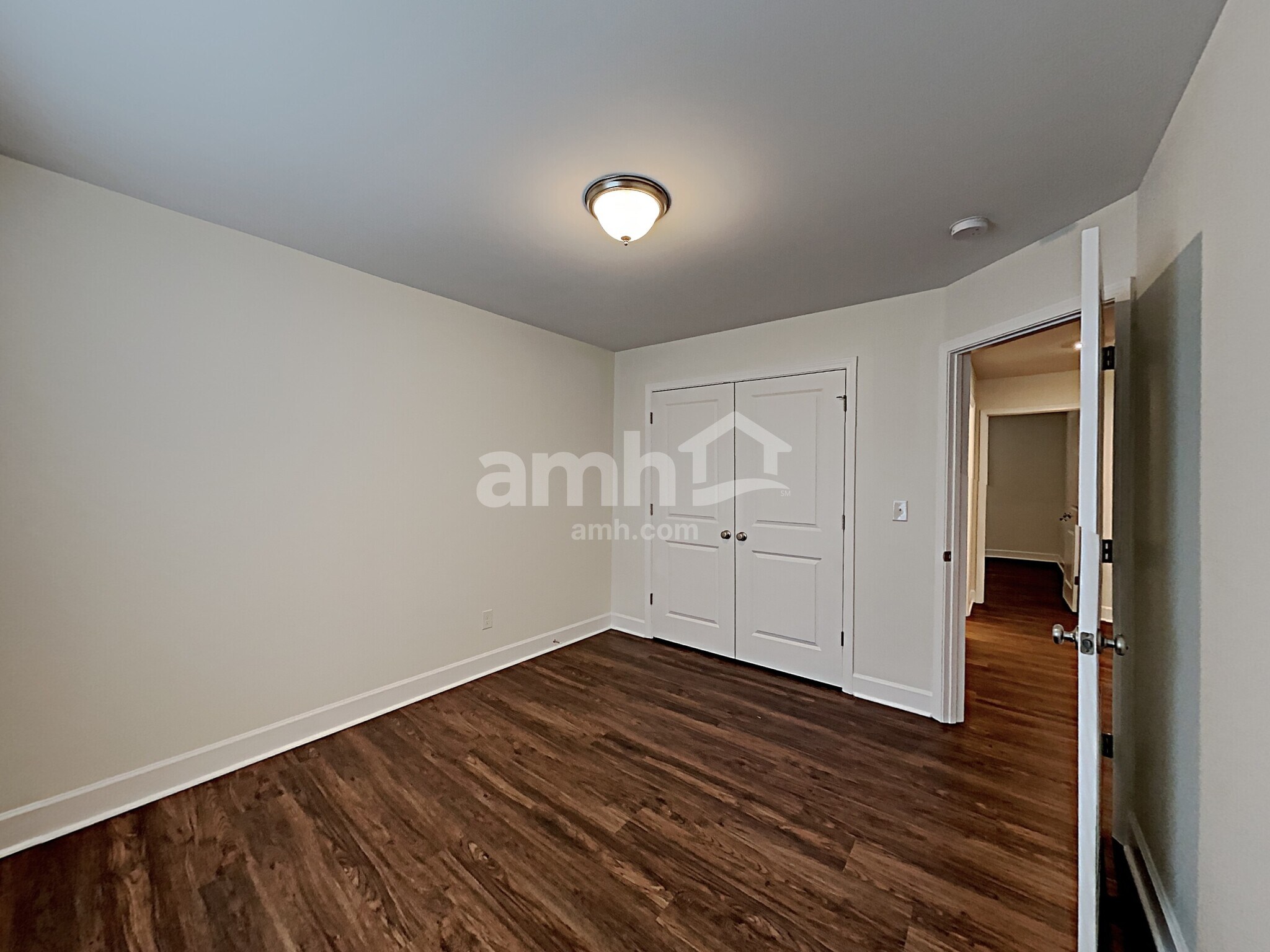 Building Photo - 4509 Tarpon Dr