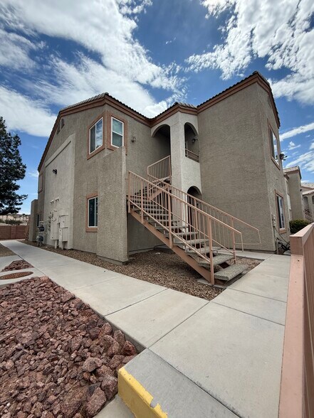Primary Photo - 4655 Gold Dust Ave