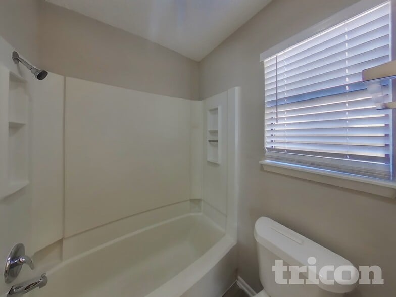 Building Photo - 13923 Flairwood St