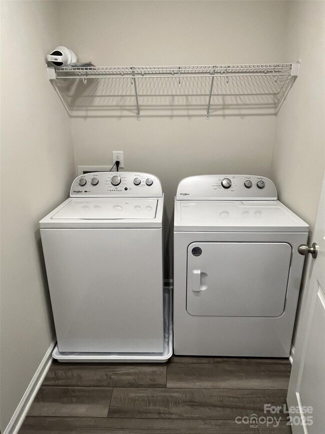 Building Photo - 3863 County Down Ave