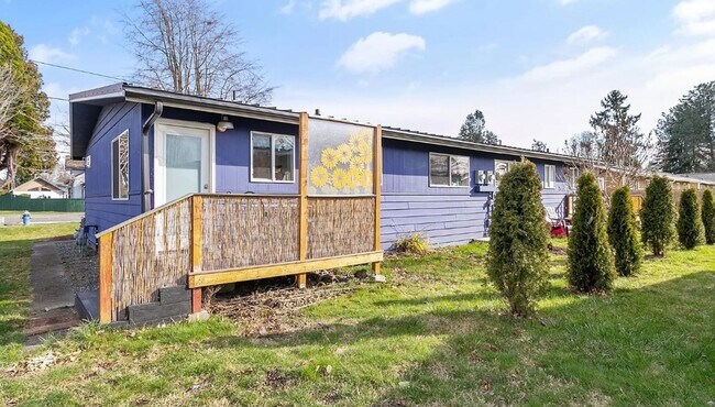 Building Photo - 1221 Mitchell Ave