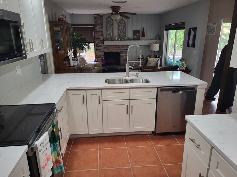 Building Photo - 3805 Gatewood Dr