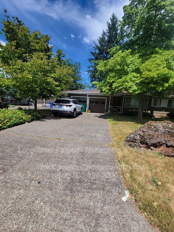 Building Photo - 14625 NE Knott Ct