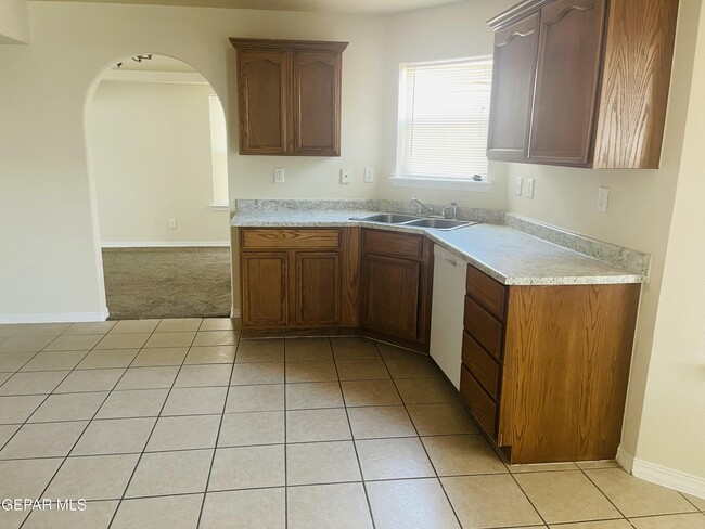 Building Photo - 1513 Prickley Pear Dr