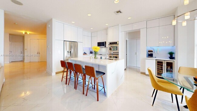 Building Photo - 5092 SW 173rd Ave