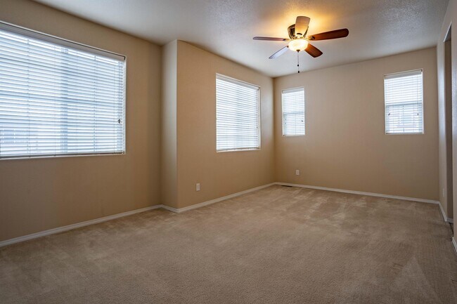 Building Photo - 5378 Prominence Point