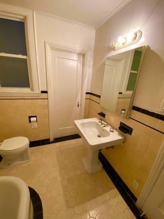 Master Bathroom - 2140 Pacific Ave