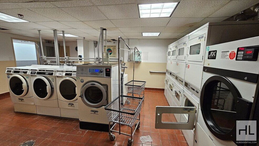 Building Photo - Bright 1-Bedroom in Midtown East | 7th Flo...