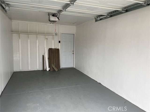Building Photo - 26621 Oakmont Dr