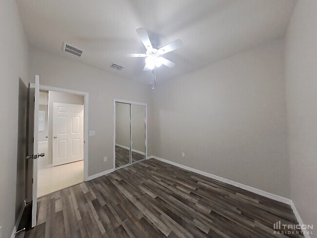Building Photo - 5419 Dove Cottage Ln
