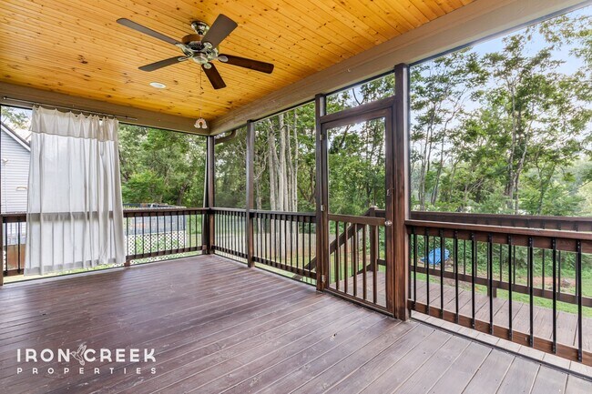 Building Photo - Modern Three-Bedroom Home with Screened Po...