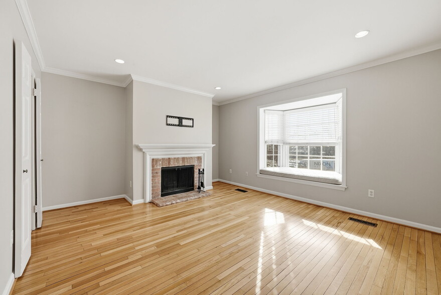 Building Photo - 6701 Washington Blvd